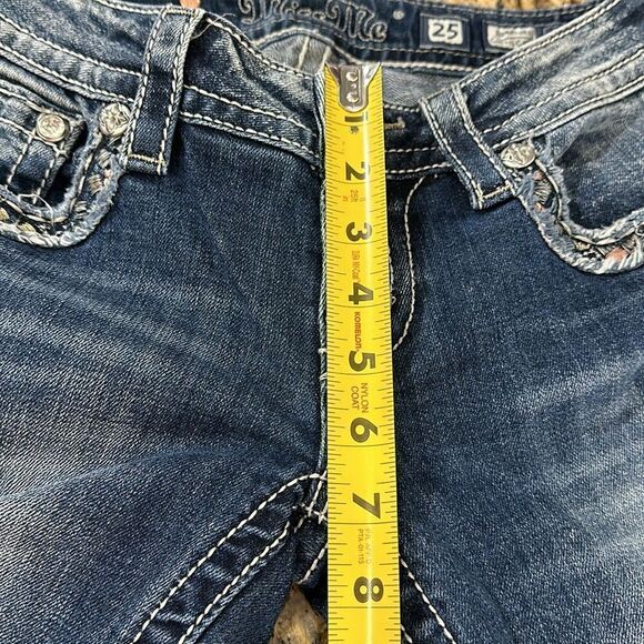 Miss Me Signature Embroidered Distressed Cuffed Denim Capri Size 25 - Picture 8 of 8